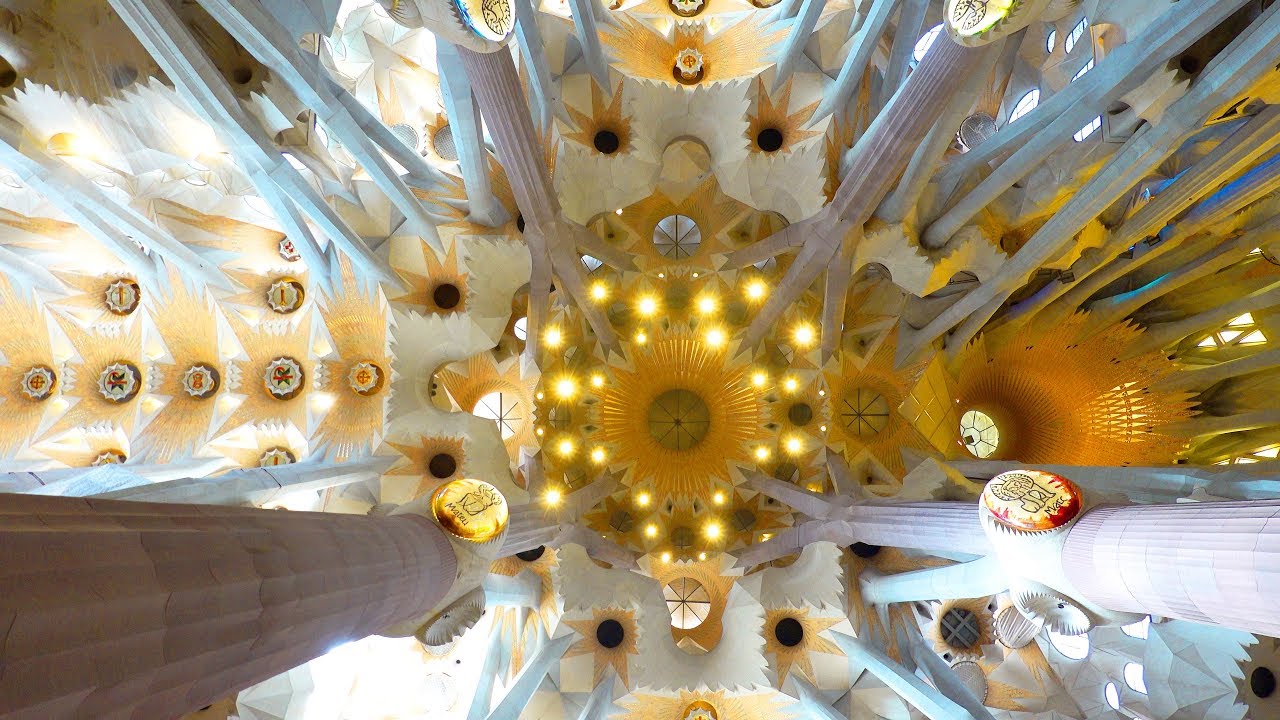 DENTRO LA SAGRADA FAMILIA | Tour e Curiosità