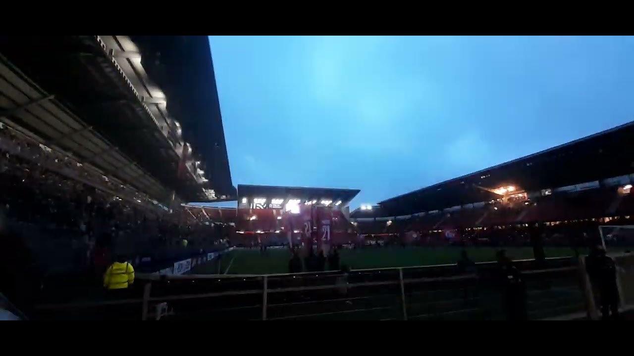 #foot 32e de finale Coupe de France Srfc vs Sables-d'Olonne musique de la Bretagne et show  lumineux