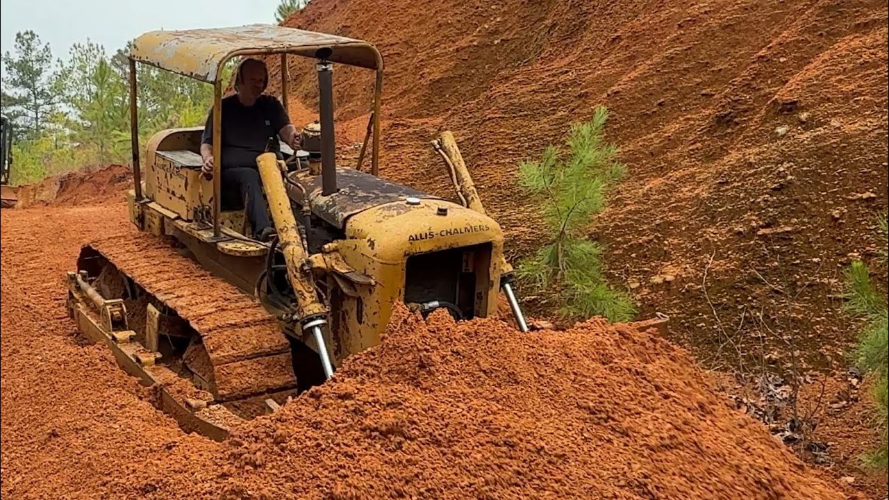 Antique dozer making a new service road!  1947 Allis Chalmers HD5 