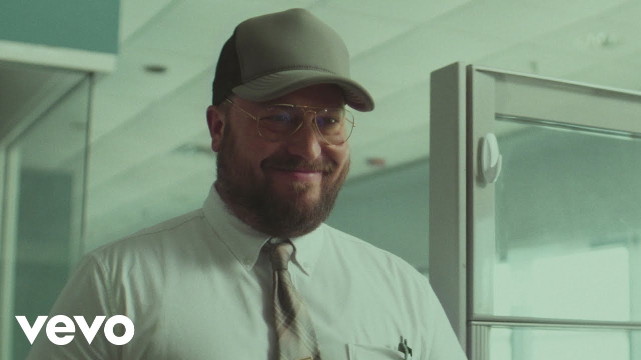 Mitchell Tenpenny - Therapy (Official Music Video)