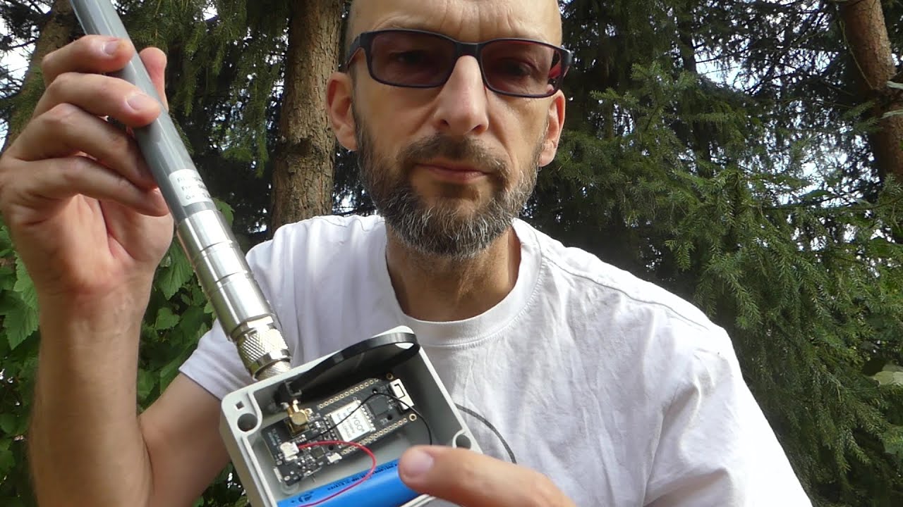 LoRa Mestastic - podłączam antenę stacjonarną 868 MHz 5,8 dBi i montuję na maszcie