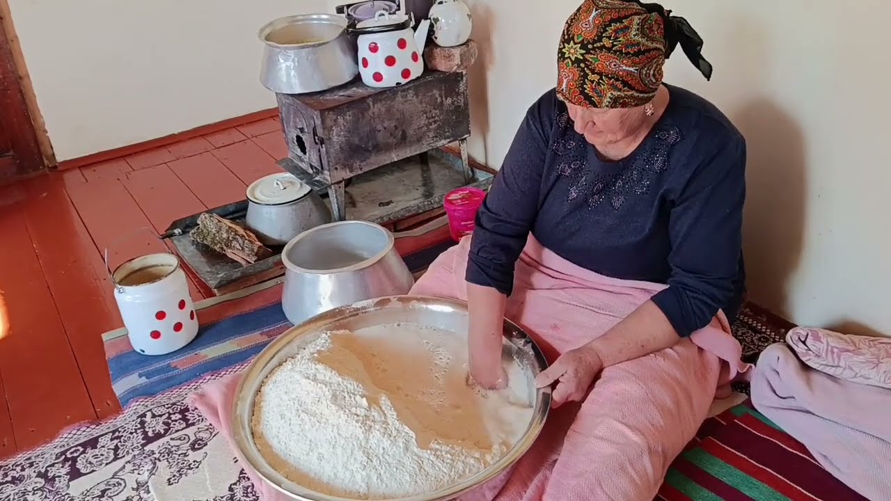 Bu gün Təndirdə çörək bişirdik,soğan əkdik,usaqlar bağda oynadilar#kəndhəyatı#bizimkənd#təndir#baby 