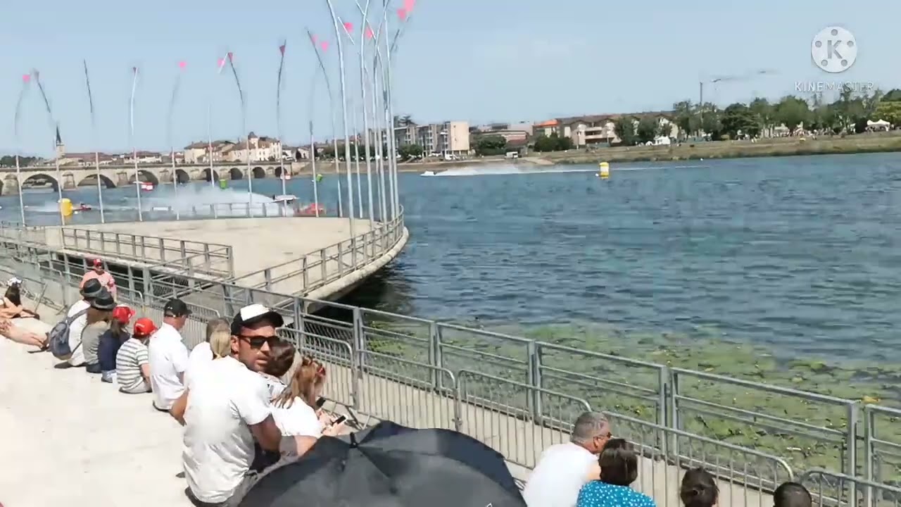 COURSE DE BATEAU F1 A MÂCON (71)