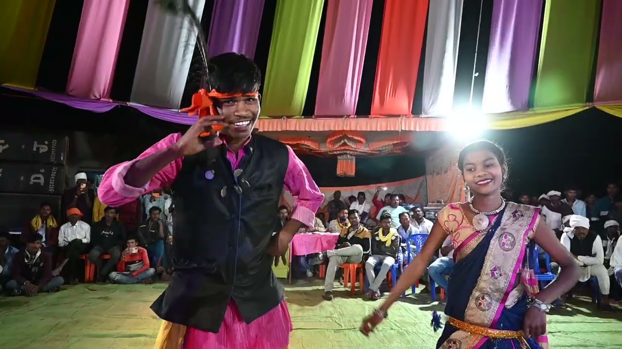 Gondi dance