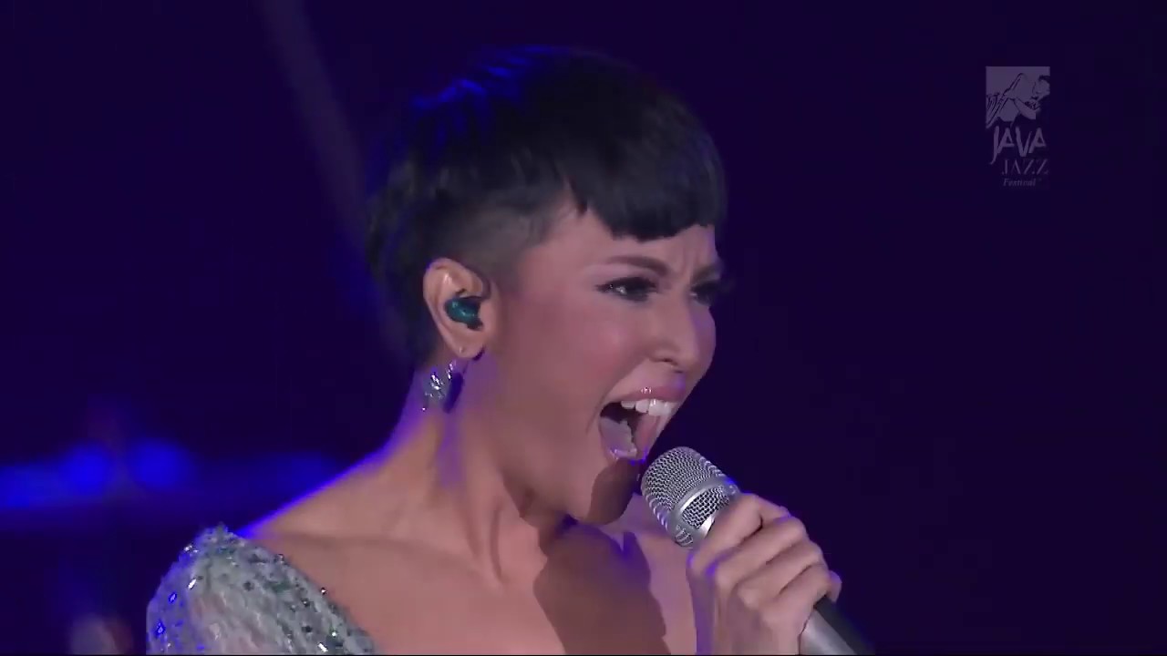 David Foster ft  Lea Simanjuntak 'I Have Nothing, I Will Always Love You” Java Jazz Festival 2016