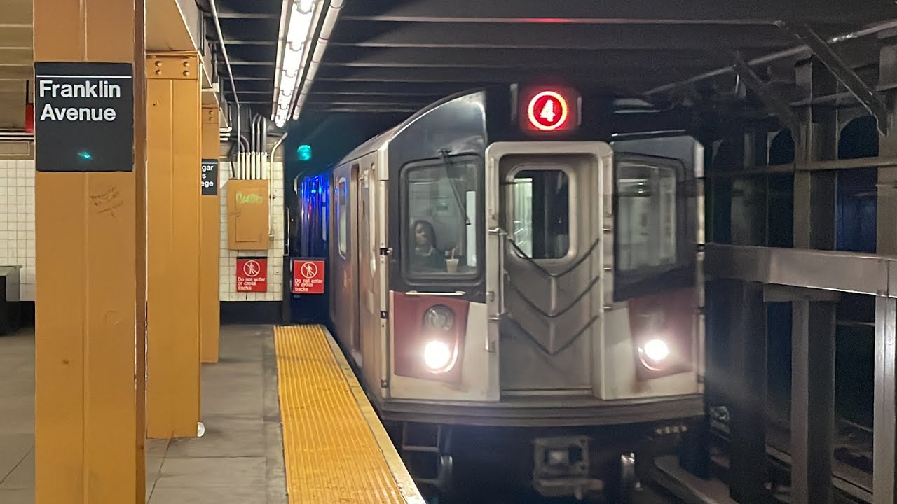 (2) (3) Lcl and (4) (5) Exp Trains at Franklin Avenue