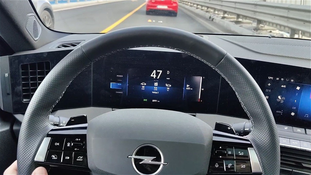 Opel Astra Sports Tourer 1.2 Hybrid (136 HP) - fuel consumption