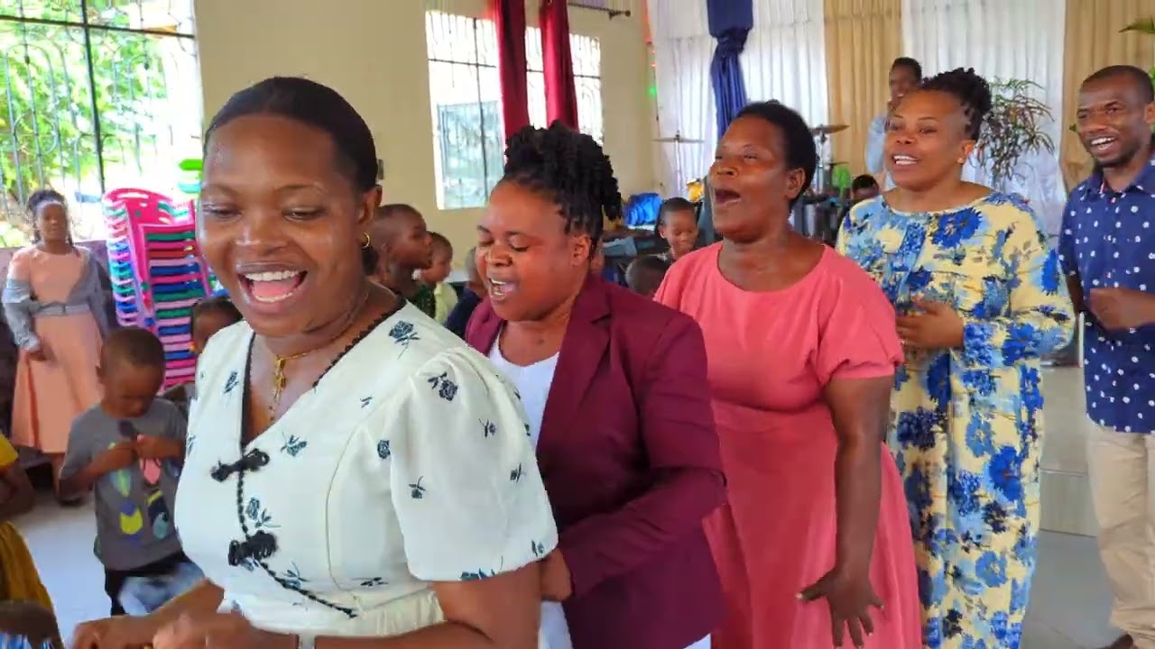 Tutaimba hosana, katika sifa