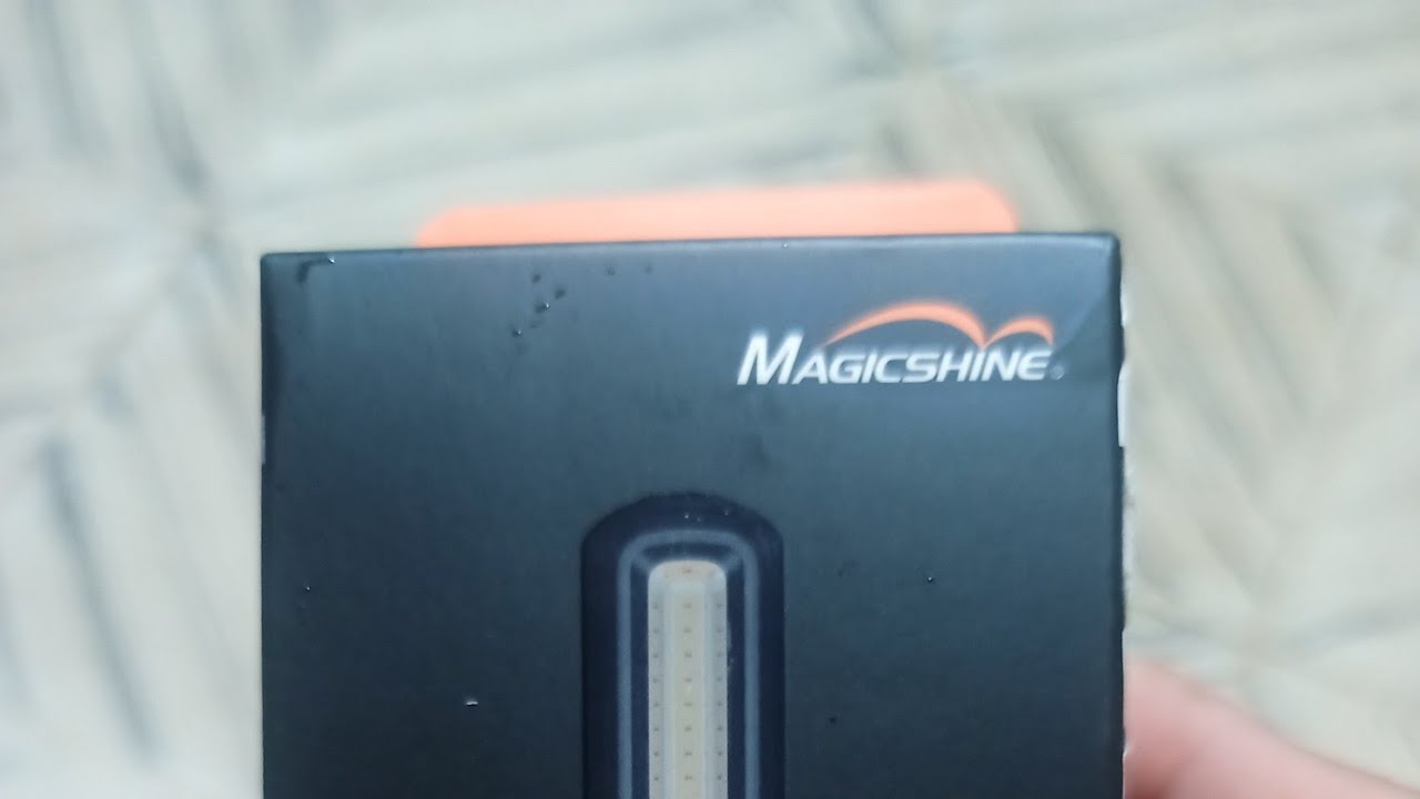 Unboxing de lámpara trasera para bicicleta Magicshine Seeme 30 TL v2.0