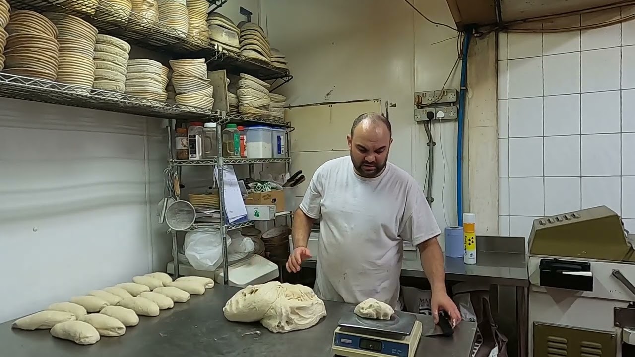 Ile zarabia Piekarz w Anglii. Piekarnia w Londynie