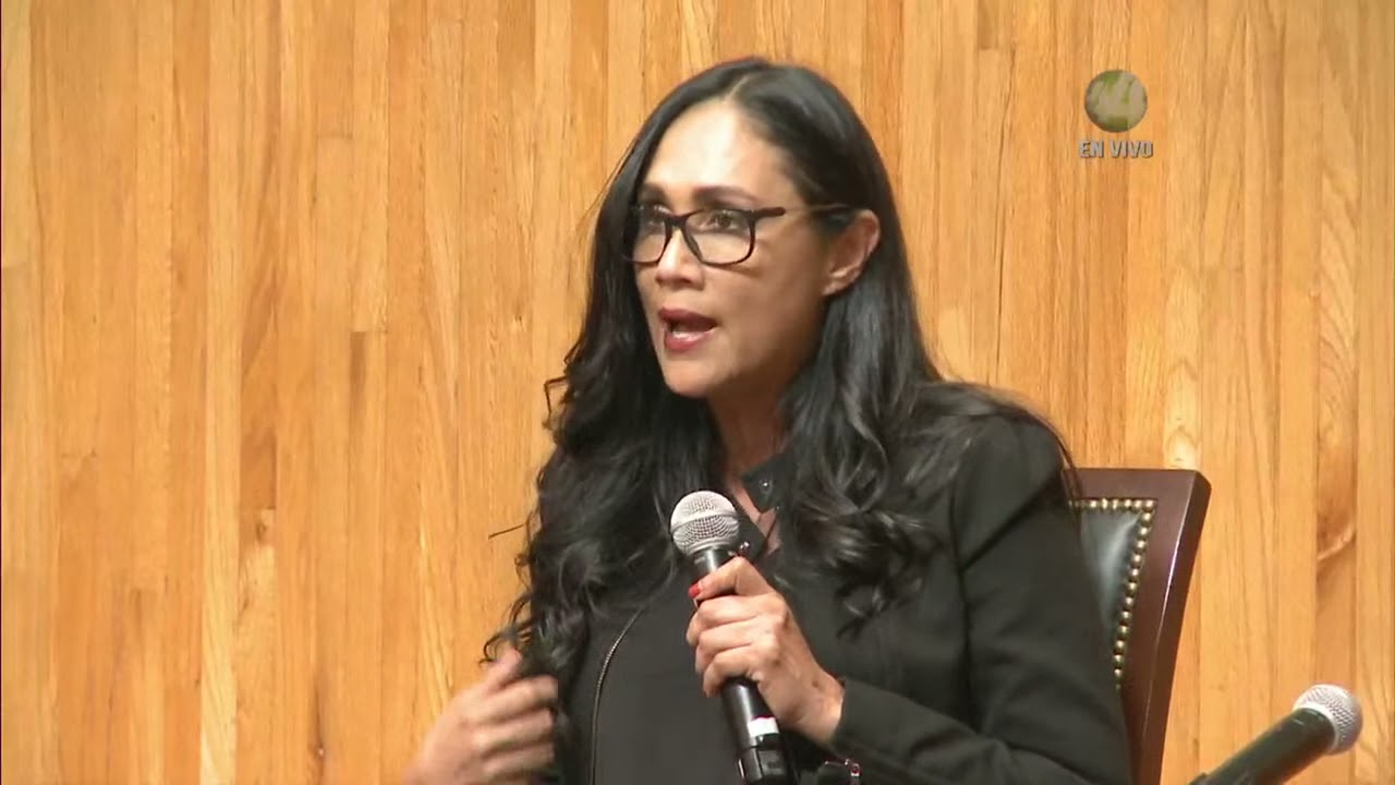 Participación de Adela Navarro en la mesa: Los desafíos del periodismo
