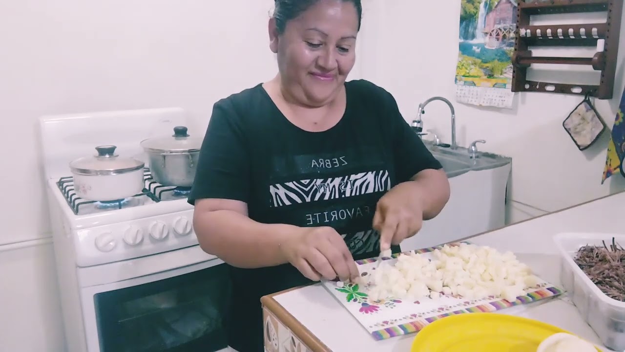 Cómo preparar tortitas de carne con verduras en salsa verde 🤗🧑‍🍳?
