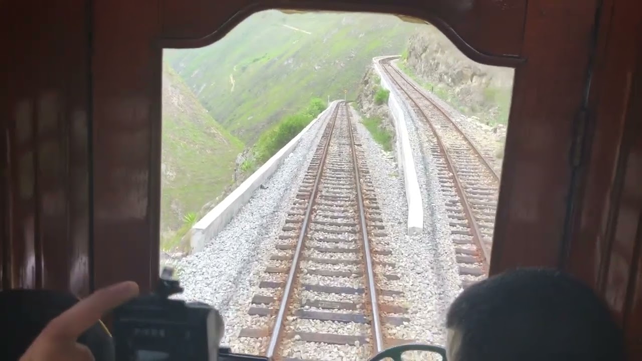 Chunchi Ecuador. Descendiendo a la Nariz del Diablo.