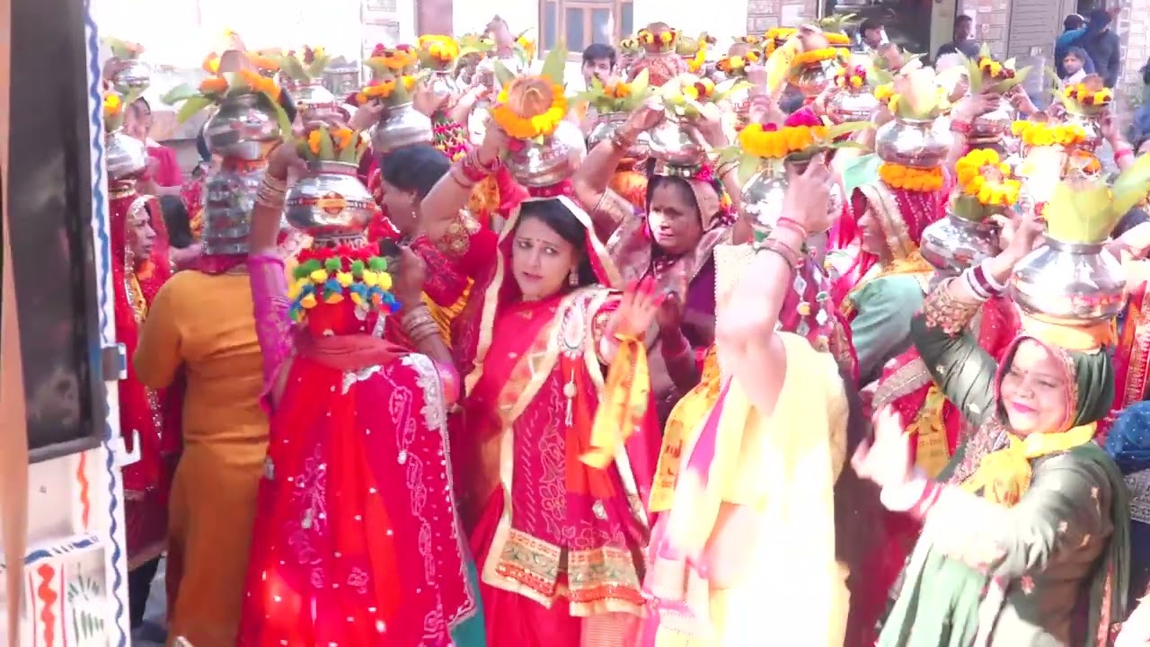 विशाल कलश यात्रा  आचार्य श्री संदीप कृष्ण जी