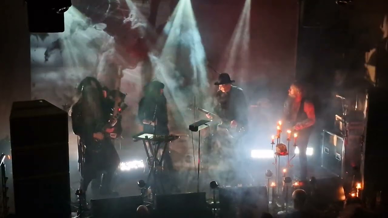 Wolvennest performing Accabadora live at the Cinema Aalst on 11 january 2025