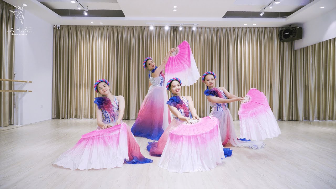 [Múa Dân Gian] TÁT NƯỚC ĐẦU ĐÌNH - Lynk Lee ft. BinZ | Biên đạo: Cẩm Ly & Hà Ly