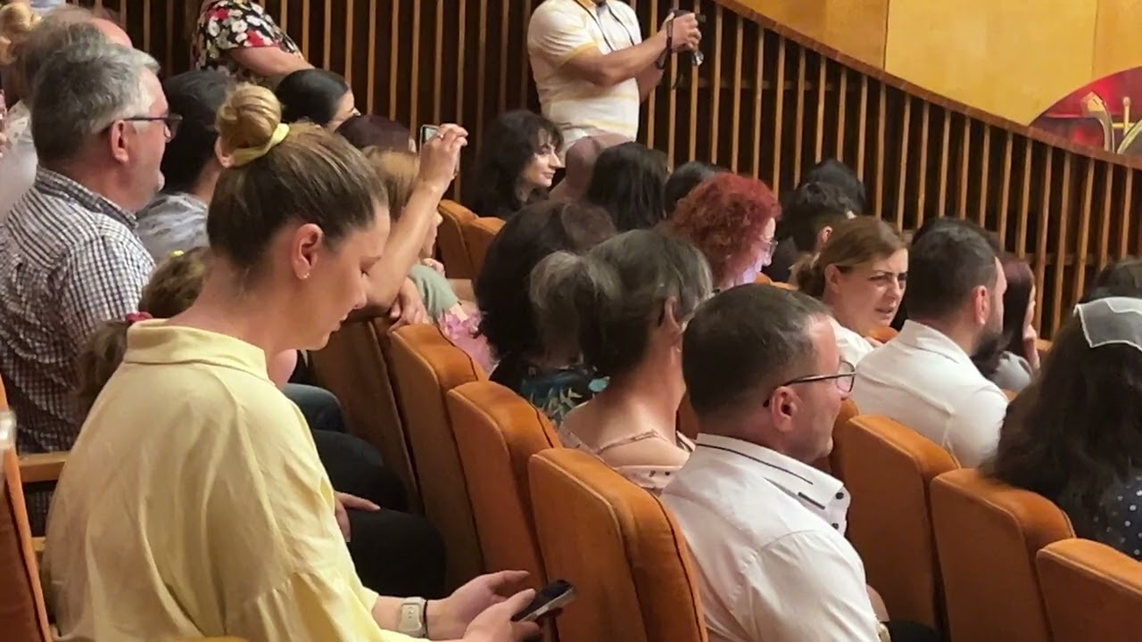 Ion Vidu promoția 2025 cls a 12 B strigarea catalogului Darius Vlad 0🎻 și colegii de promoție 🙏