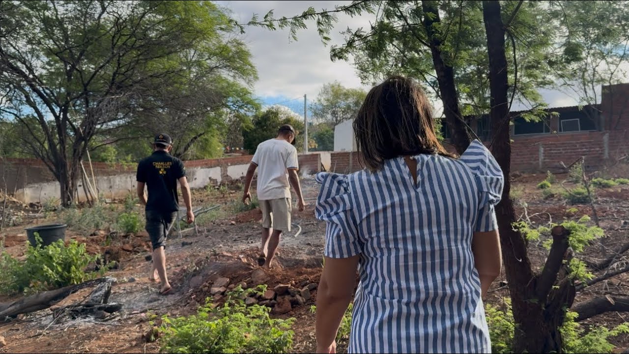 A LOIRONA FOI BOTAR OS MENINOS PARA TRABALHAR