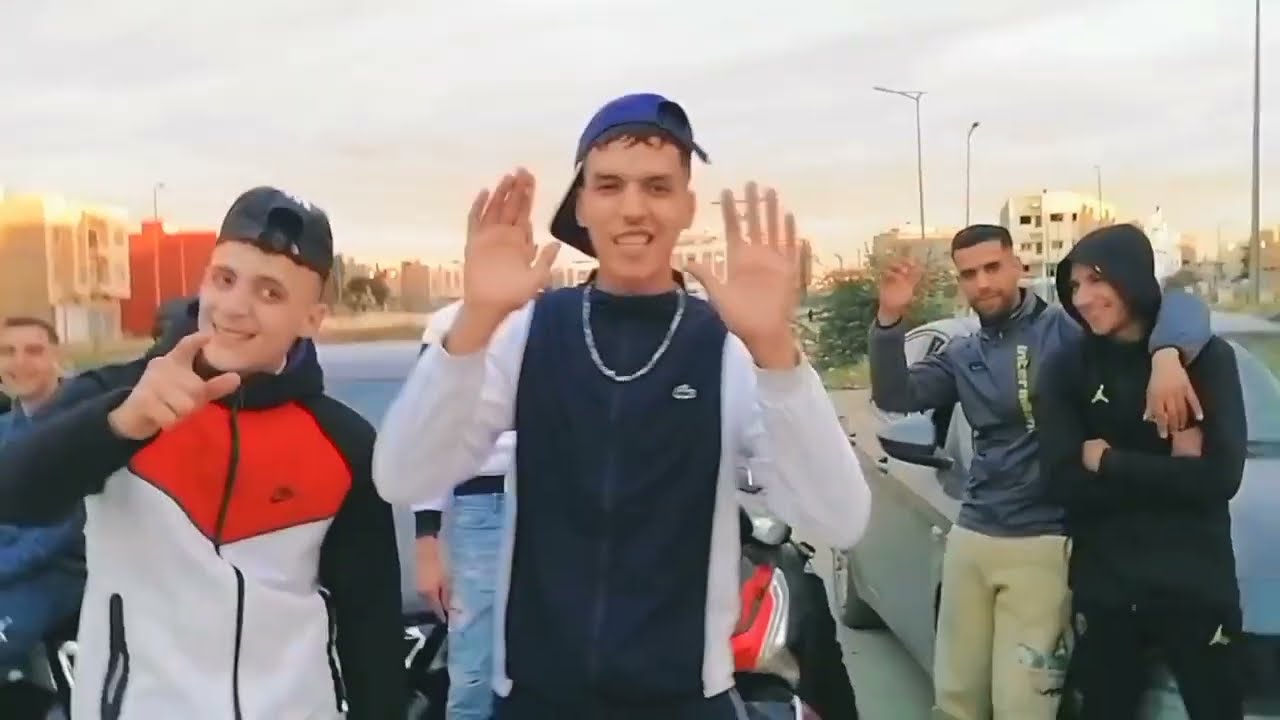 ZILZAL 19 feet ricos man _ makaynch nidam ( clip officiel) مكاينش نيضام