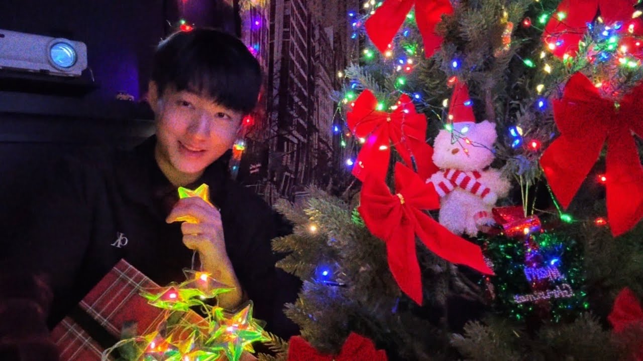 decorating 90's style christmas tree