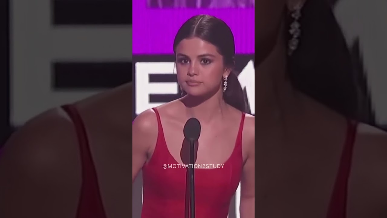 How Selena Gomez deals with her mental health 📚✨✍️ #motivation #mindset #selenagomez