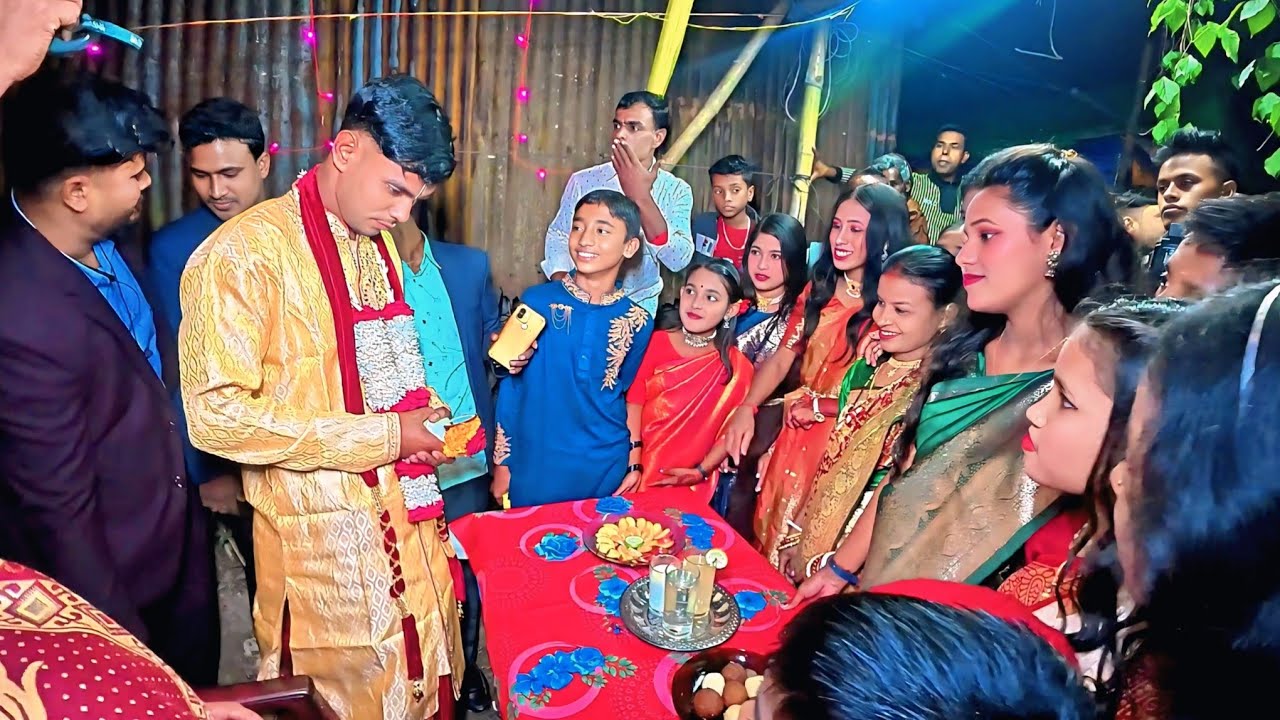 বিয়ে বাড়ীর গেইটে নতুন জামাইয়ের উপর হা*মলা - হা*মলাকারীদের দৃষ্টান্তমূলক শা*স্তি দাবি করলো বরপক্ষ 
