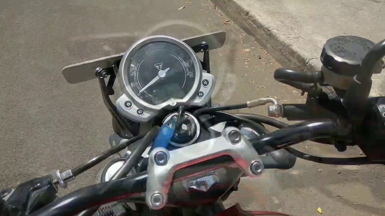 Triumph Street Twin 900 w/ Vance&Hines Slip-on Exhaust
