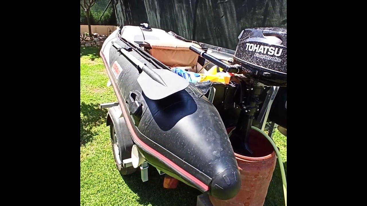 μικρό συμβατικό φουσκωτό suzumar 3,20 Tohatsu 6 hp εν πλω και καθαρισμός μηχανής και σκάφους