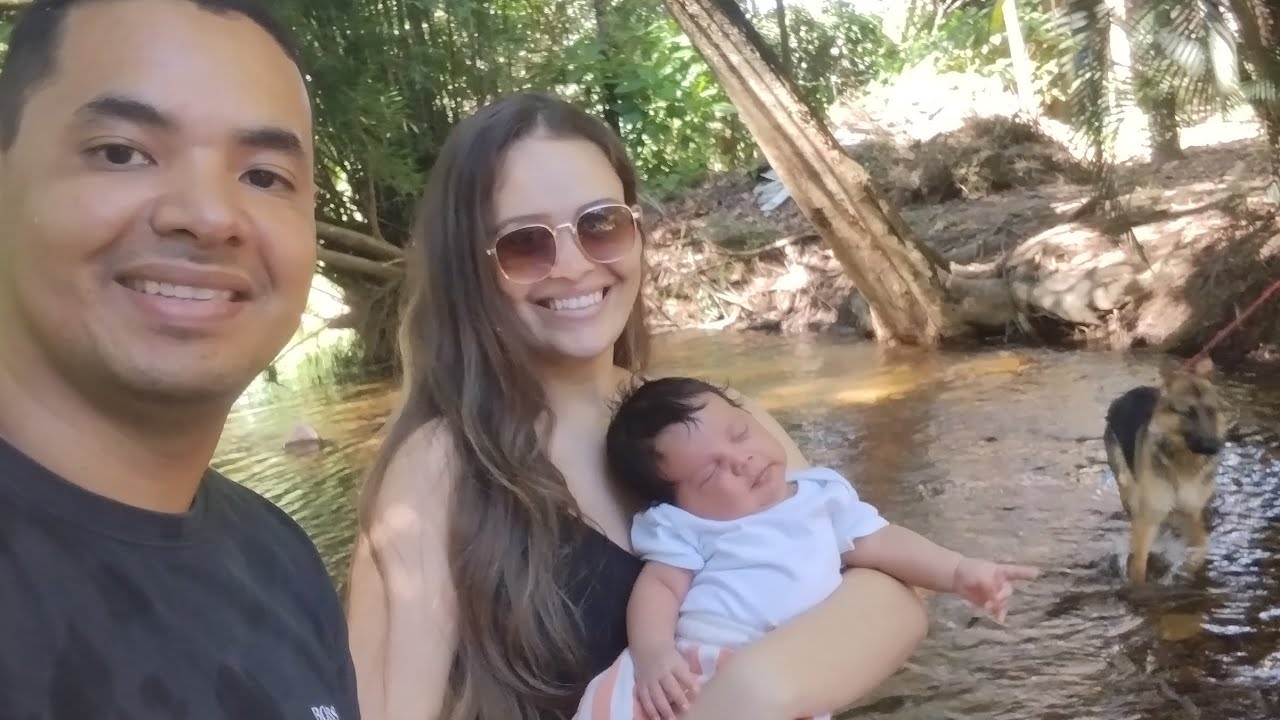 Primeira vez recém nascido no rio com Pastor alemão 