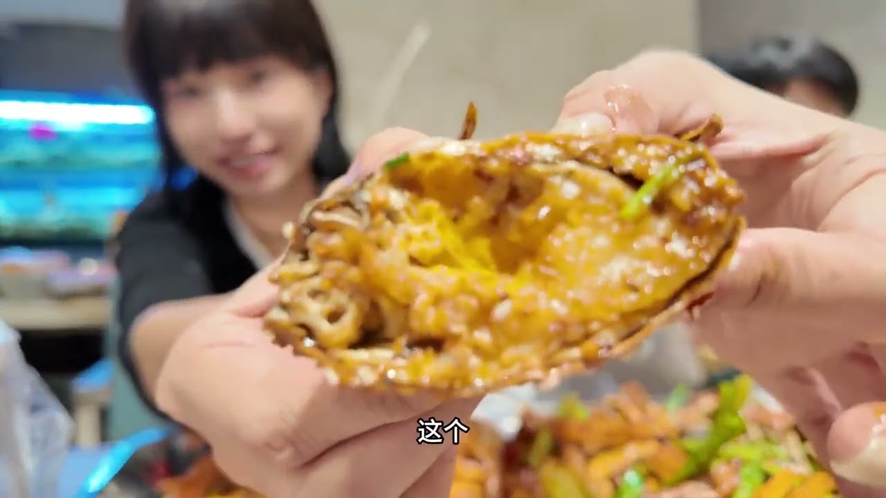 满满一大桌，新鲜又实惠的海鲜大餐！带南方小伙伴开启狂吃模式 #吃海鲜 #哈尔滨美食 #深夜食堂 #热乎乎的美食打卡地图 #烟火榜