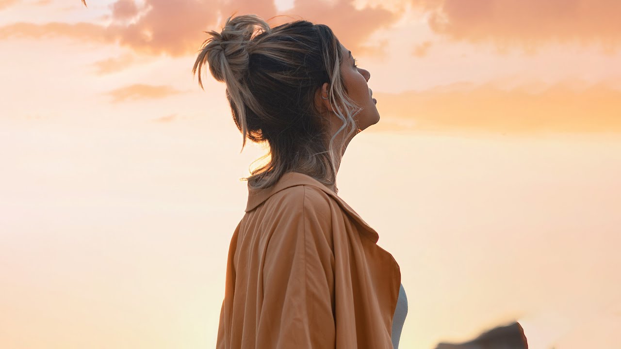 Feel Peace Instantly by Not Grasping Thoughts