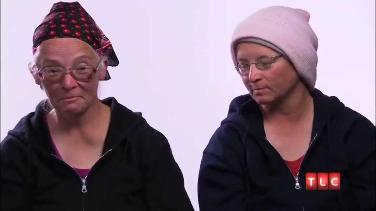 Identical Twin Hoarders | Hoarding: Buried Alive