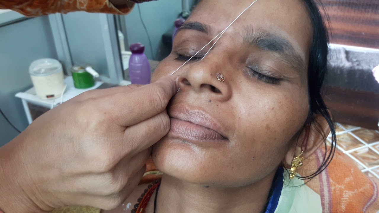 Perfect eyebrow threading at parlour