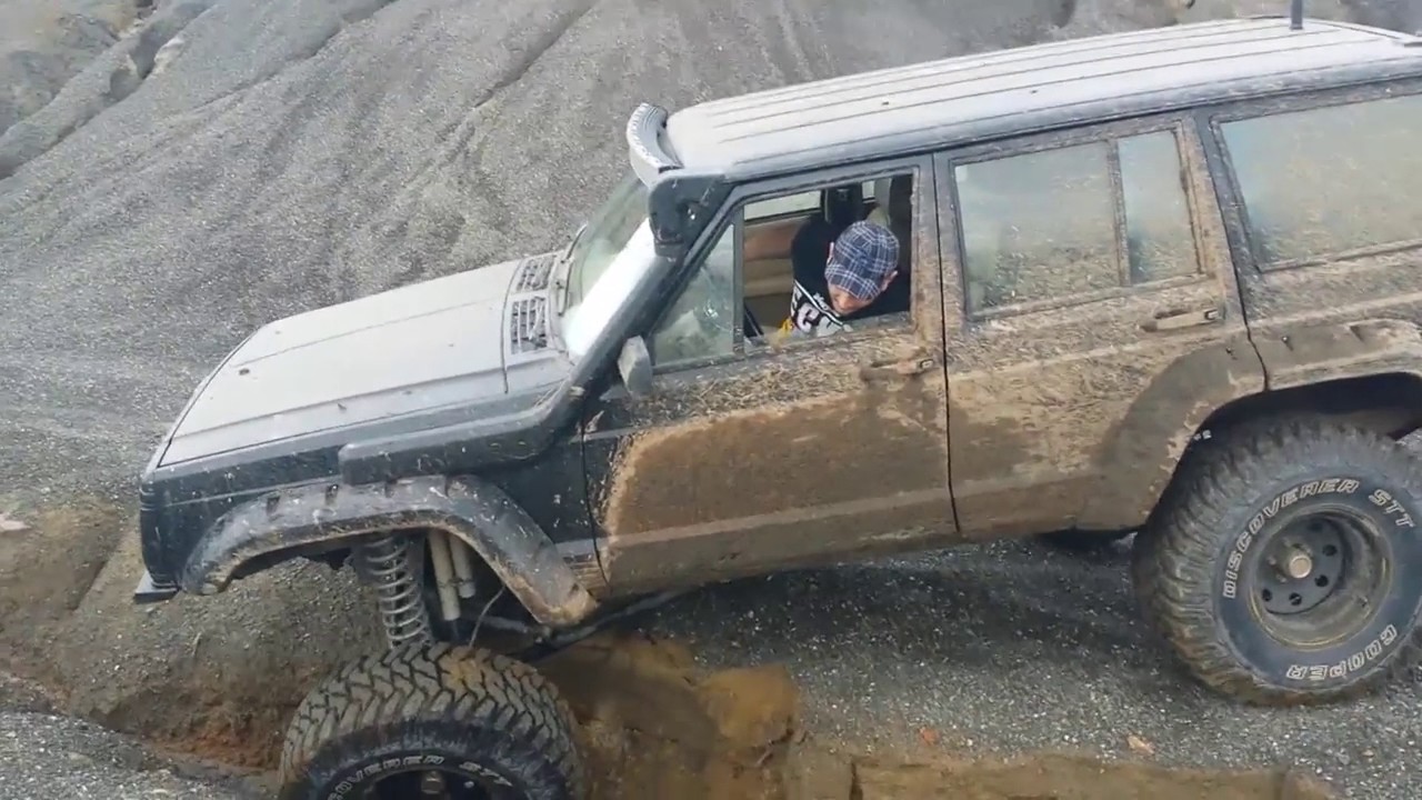 Jeep Cherokee Powertrax Lunchbox Front and Rear