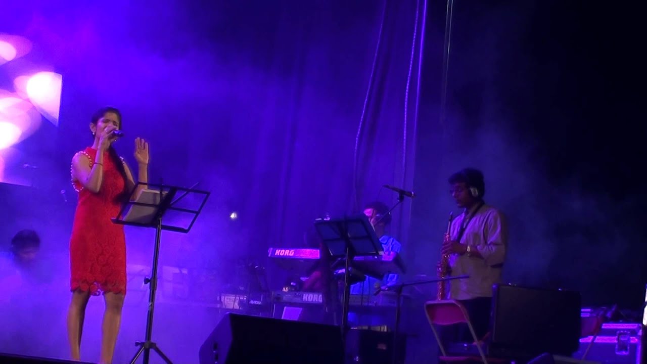 Lesa  Lesa by Anuradha Sriram  live @ CMR Starfest  Canada  with Shianaz Orchestra