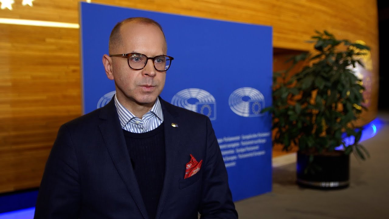Ważna decyzja PE. To kolejny krok do zatwierdzenia 90 mld euro pożyczki dla Ukrainy