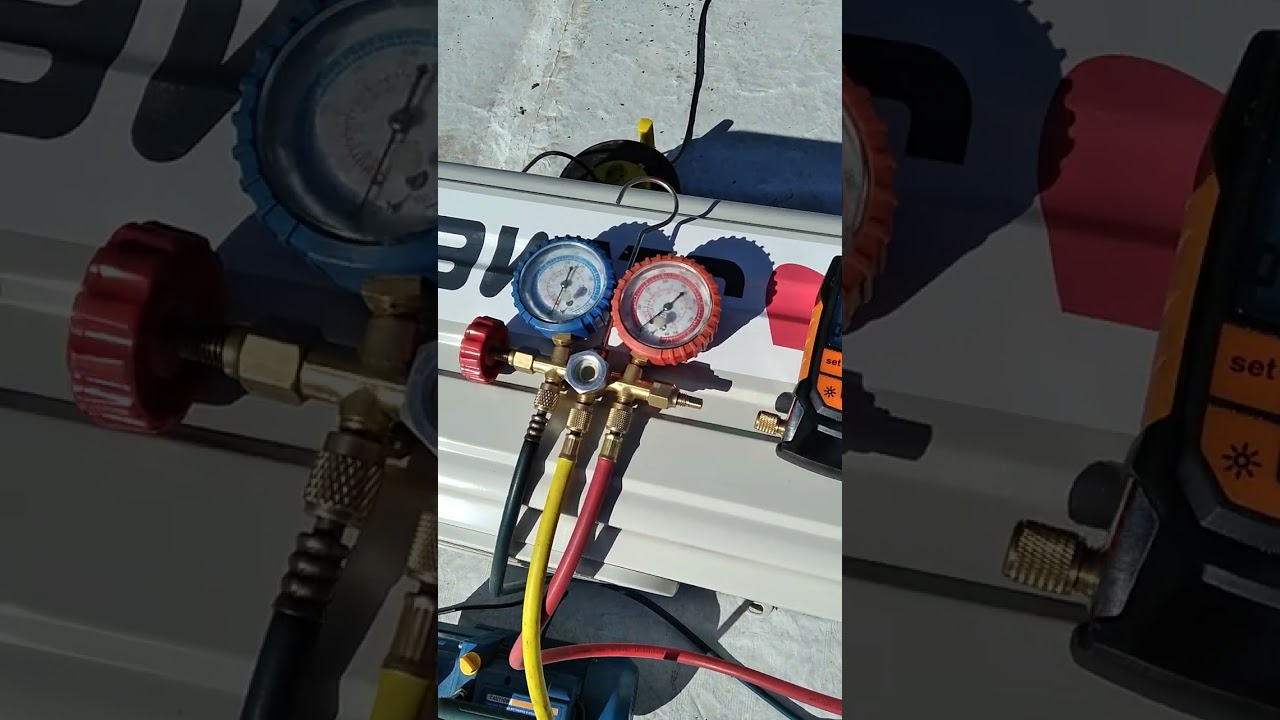Proceso de vac&iacute;o en sistema de aire acondicionado