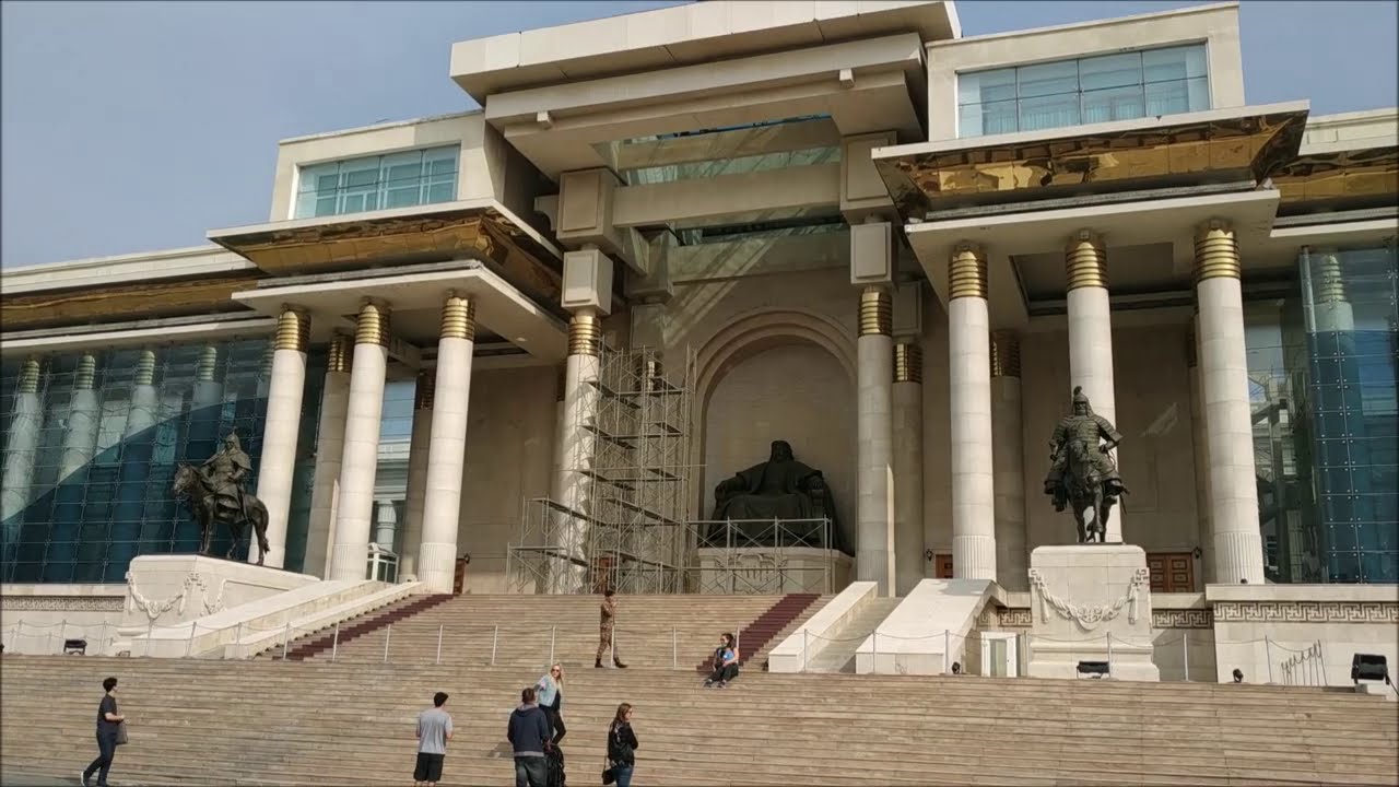 Ulaanbaatar streets / Улаанбаатар гудамж