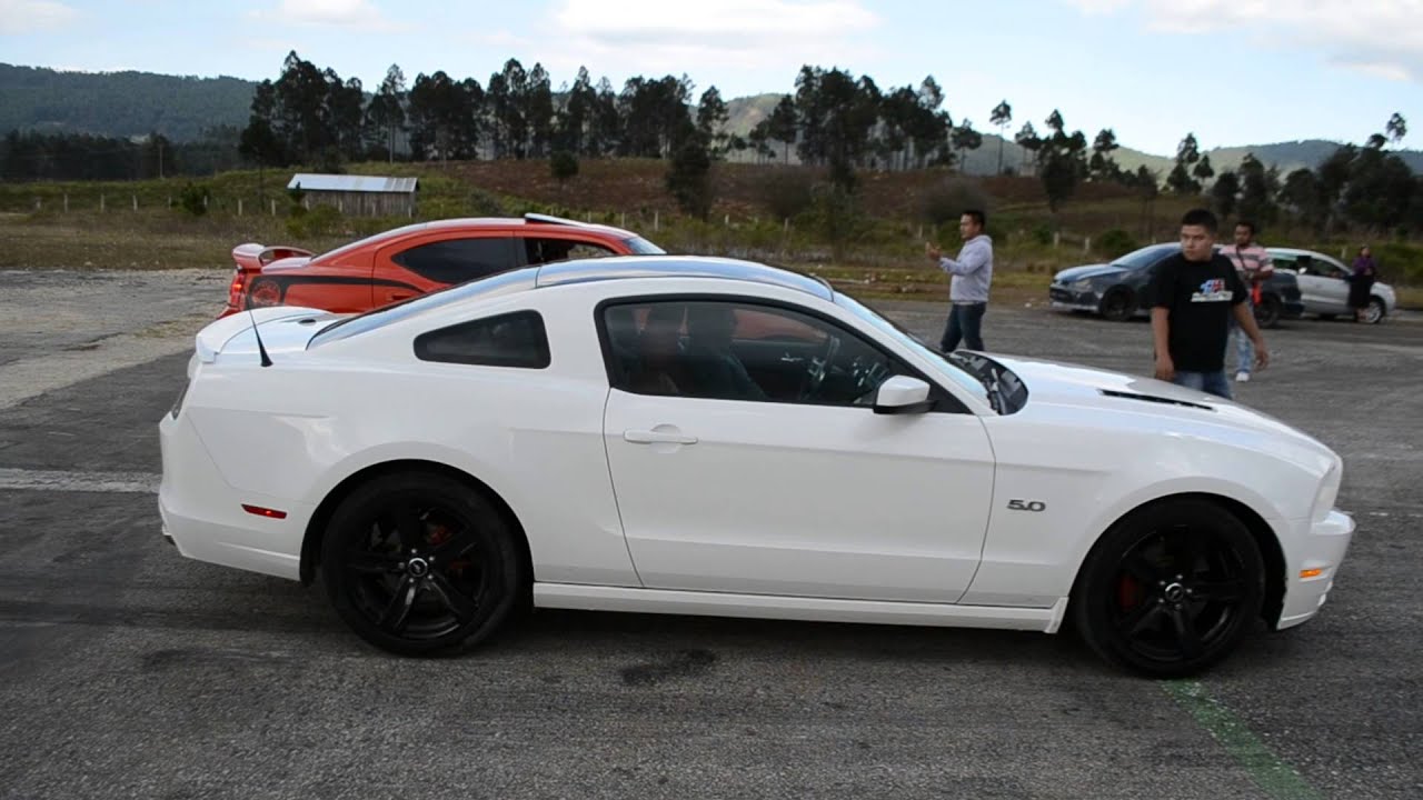 Mustang 5.0L Coyote vs Charger SuperBee #Autoemotion