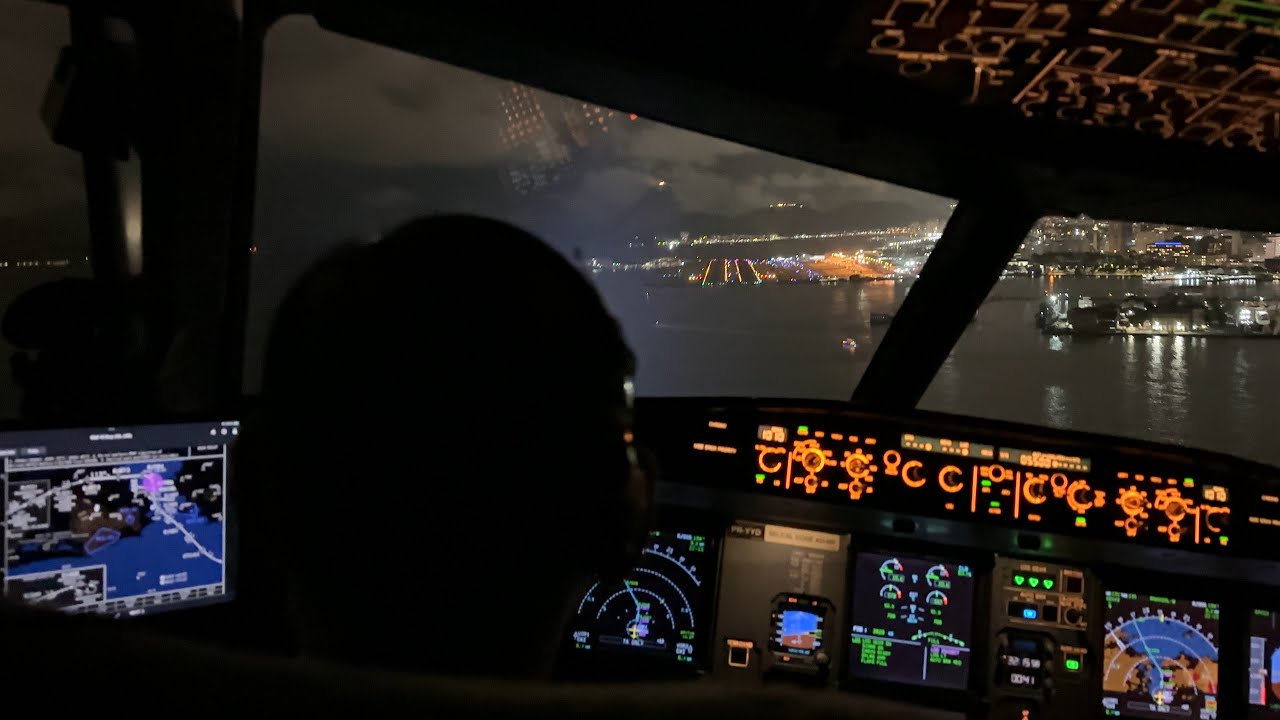 Pouso noturno no Santos Dumont no Airbus A320neo da cabine