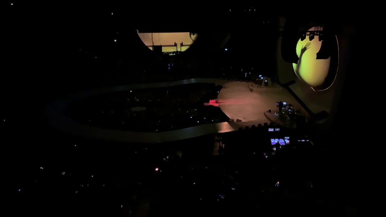 ARIANA GRANDE | Into You [London, NIGHT 5, Sweetener World Tour 2019]