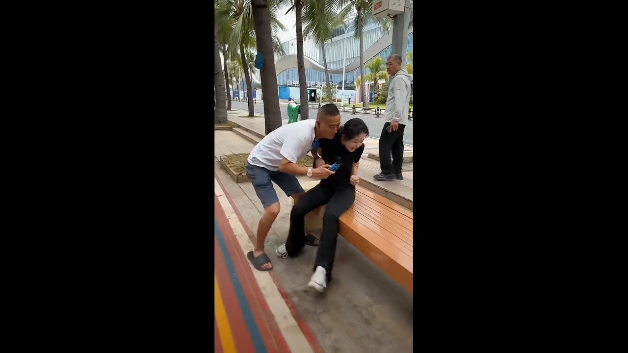 看着挺温顺的老妹打我都没力气