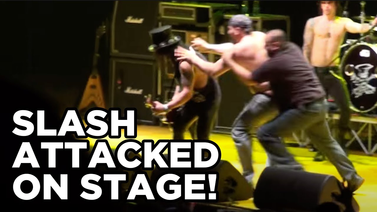 Slash - Sweet Child O' Mine (Milan, June 10th, 2010) - SLASH ATTACKED ON STAGE BY A FAN DURING SOLO!