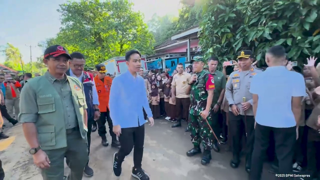 Wapres Kunjungi Jembatan Cidadap di Sukabumi Pasca Banjir dan Longsor