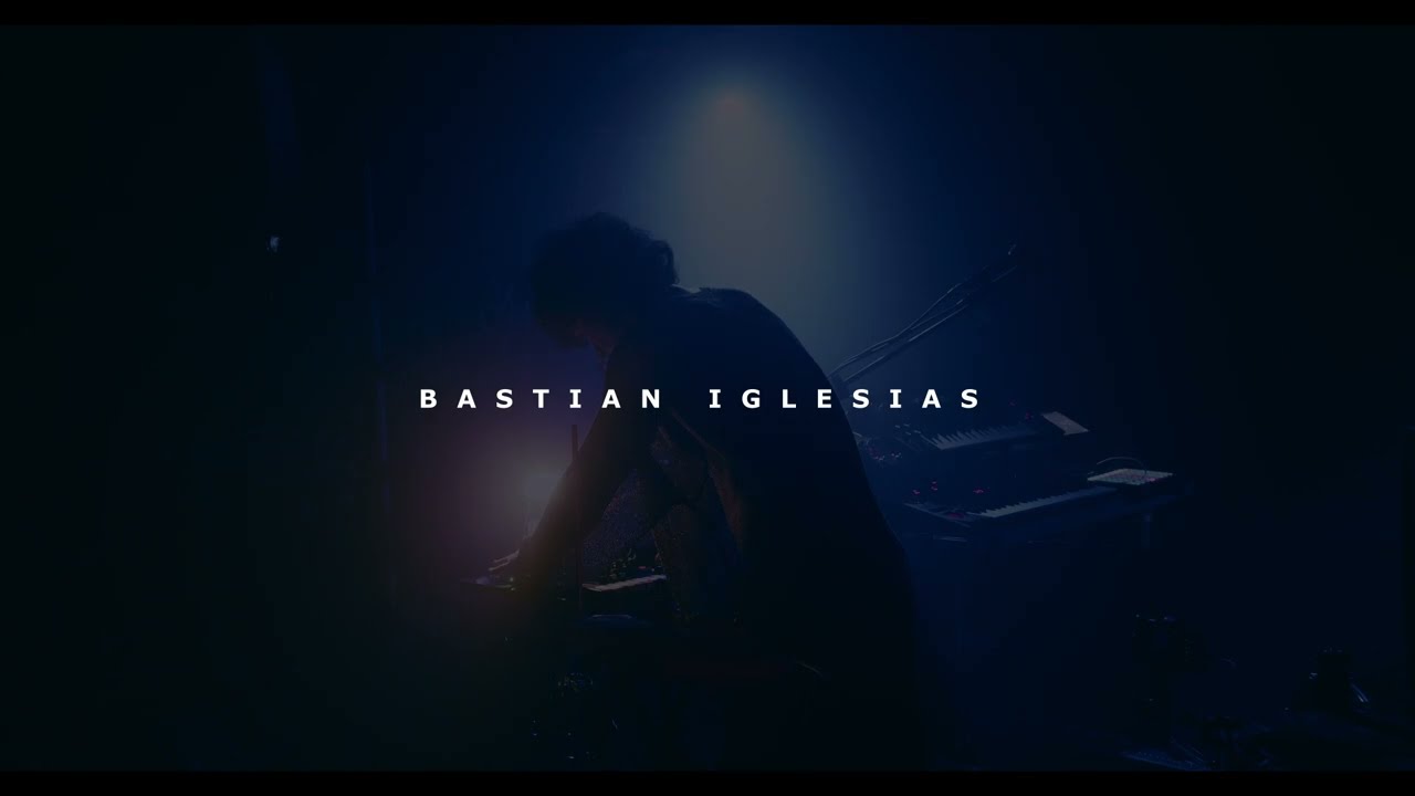 Bastian Iglesias - Manifesto Futurista Live at Loolhole