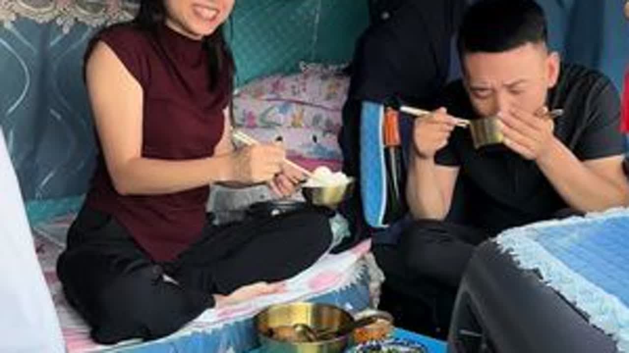 我和刘宝的卡车生活，养这么多年车也做了不少的小毛病，这车货装的真不易呀，感谢大家支持！#三农 #记录卡车生活 #vlog日常 #记录真实生活 #货车司机 @抖音小助手