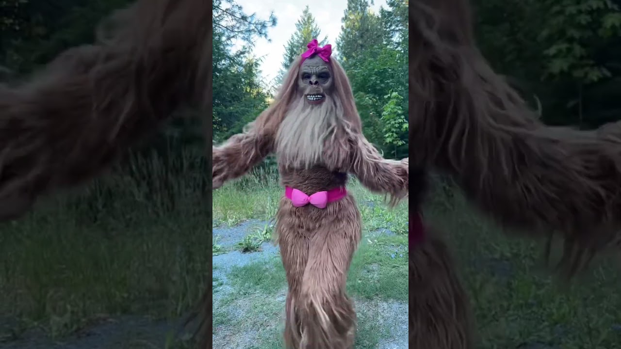 Up close and personal with a sasquatch! 🎀