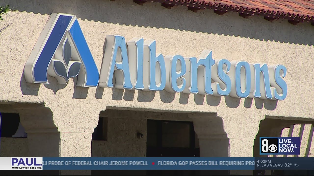 Закрытие супермаркета Albertsons в Лас-Вегасе вызвало ажиотаж среди покупателей.