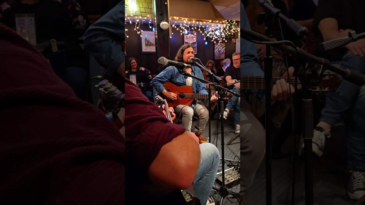A what now?!? #armadillo #nashville #bigskytroubadours  #bluebirdcafe