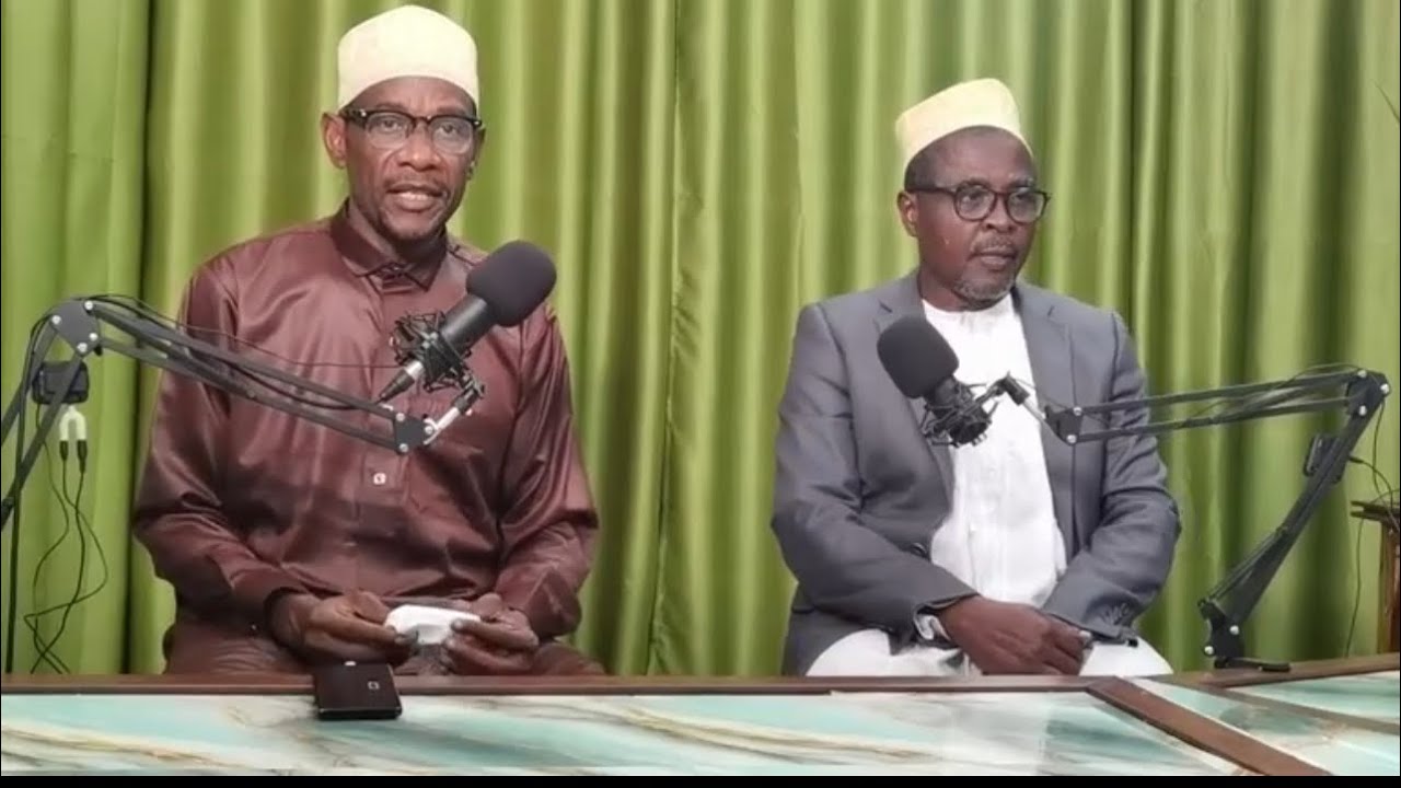 Emission De Labaraka Fm Et Fcbk FM comores Avec Maître Ahmada Mahmoud